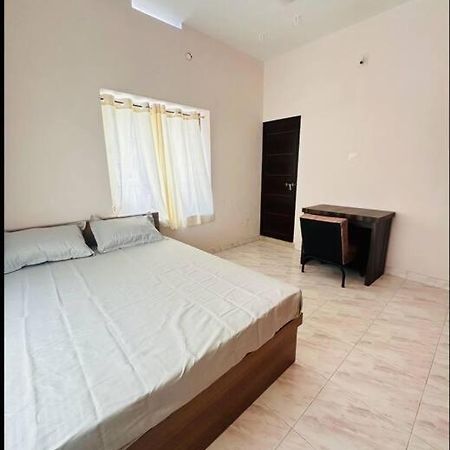 Home At Guruvayur 2 Ac Room,1 Single Bed,Kitchen Dış mekan fotoğraf