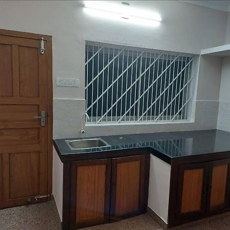 Home At Guruvayur 2 Ac Room,1 Single Bed,Kitchen Dış mekan fotoğraf