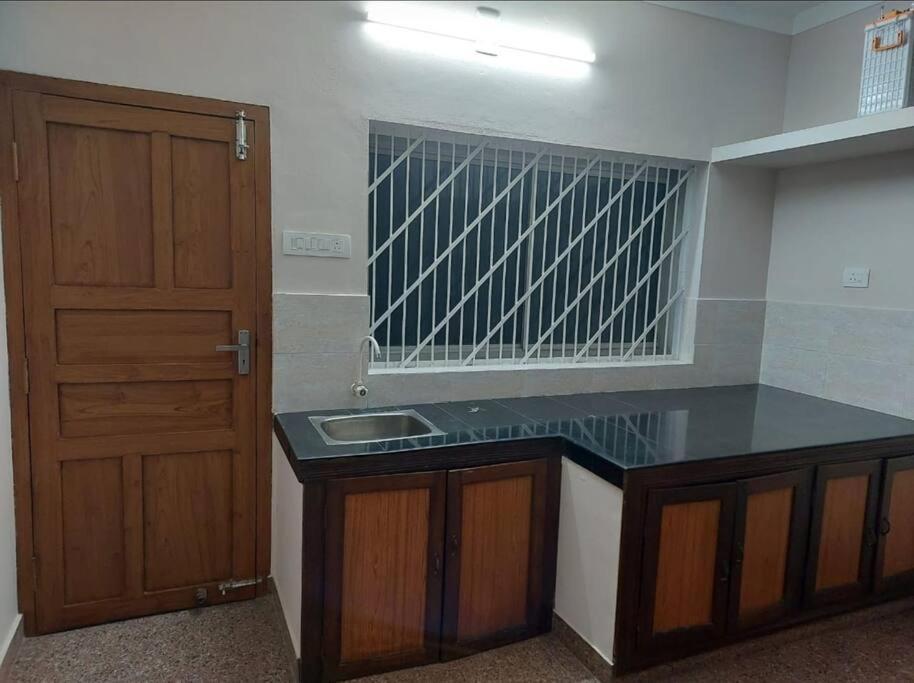 Home At Guruvayur 2 Ac Room,1 Single Bed,Kitchen Dış mekan fotoğraf