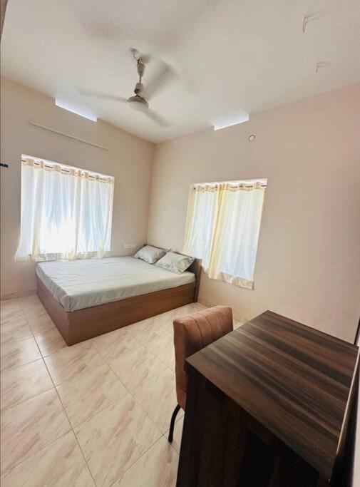 Home At Guruvayur 2 Ac Room,1 Single Bed,Kitchen Dış mekan fotoğraf