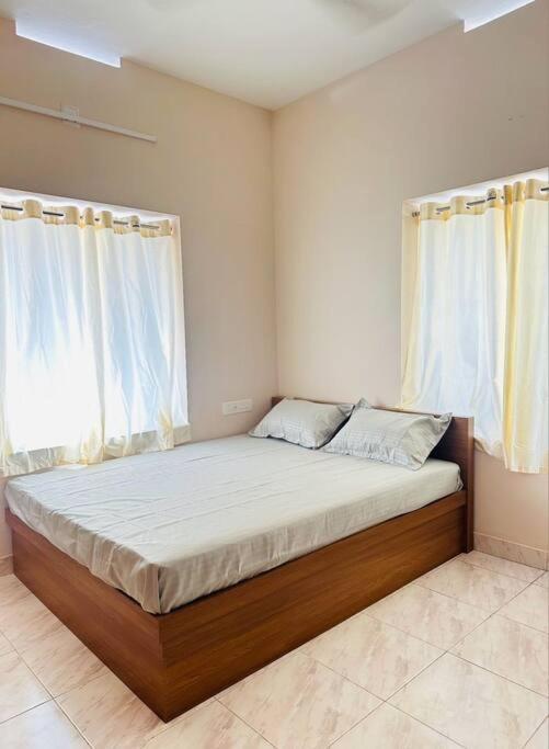 Home At Guruvayur 2 Ac Room,1 Single Bed,Kitchen Dış mekan fotoğraf